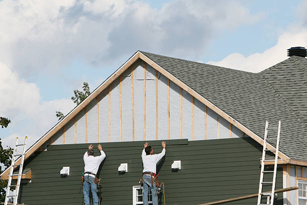 Professional Vinyl Siding technician working in Ludlow Falls, OH